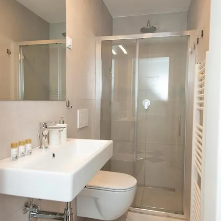 ビバ ルームス ゲストハウス