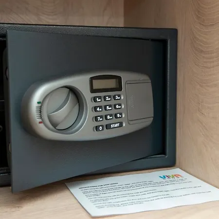 ゲストハウス ビバ ルームス