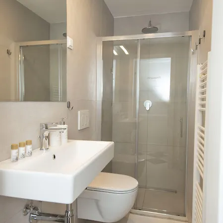 ゲストハウス ビバ ルームス